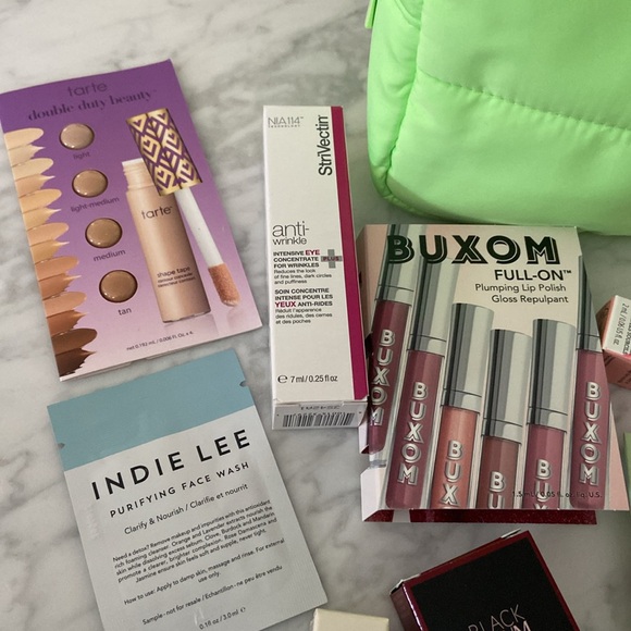 Beauty Sample Bundle with Cosmetic Bag - Picture 2 of 8